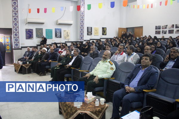 نواختن زنگ آغاز سال تحصیلی ۱۴۰۴-۱۴۰۵ در بوشهر