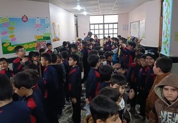 مراسم بزرگداشت شهادت شهید سلیمانی در دبستان معلم یک آشخانه 