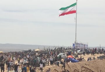 برگزاری رقابت‌های کشتی با چوخه در اسفراین