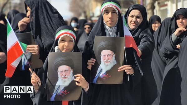 اقامه نماز جمعه و راهپیمایی باشکوه در فارسان 