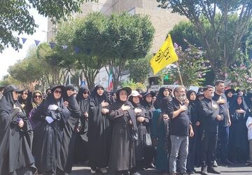 جاماندگان اربعین در فردیس لبیک‌گویان به‌راه افتادند