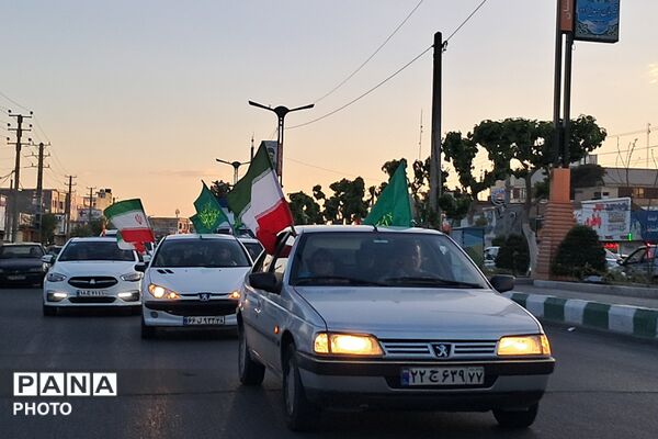 رژه‌ خودرویی با پرچم مقدس آستان‌قدس‌رضوی به مناسب دهه کرامت در بهارستان