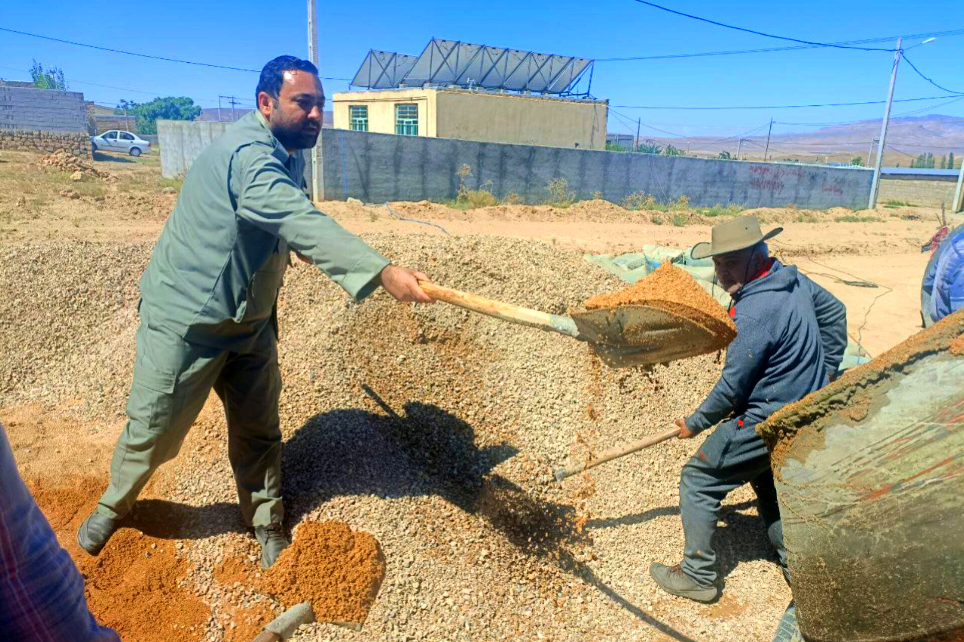 اقدام عملی فرماندار گرمه در ساخت مدرسه برزنه  