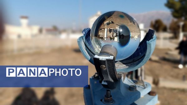 بازدید دانش‌آموزان مدرسه الزهرا یاسوج  از ایستگاه هواشناسی