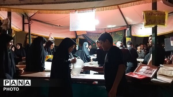 چایخانه هیئت فاطمه الزهرا در دومین شب از ماه محرم ۱۴۰۵ 