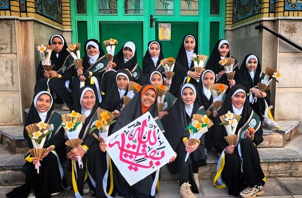 اجرای گروه سرود"هیئت دختران طوبی"در موکب های سطح شهرستان بام و صفی آباد 
