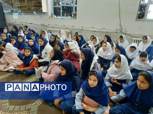 تجلیل از خانواده‌های پرستار مدرسه شهید خاقانی شیروان