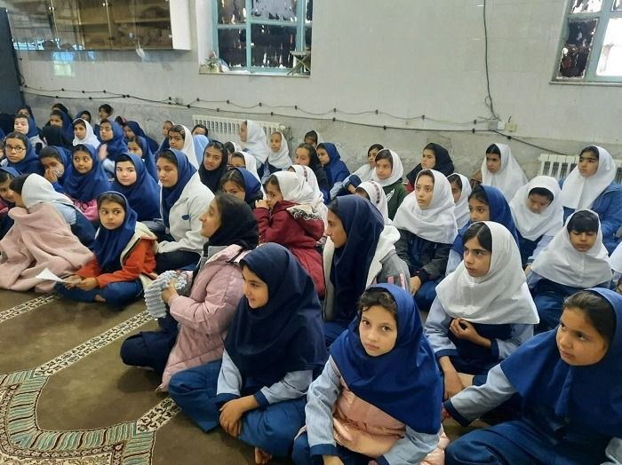 تجلیل از خانواده‌های پرستار مدرسه شهید خاقانی شیروان