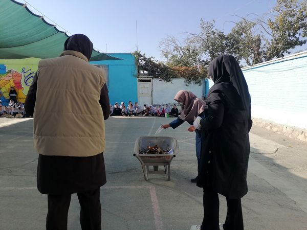آموزش اطفاء حریق در مدرسه ناهید نخودی