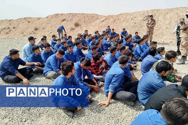حضور دانش آموزان ناحیه دو شهرری در اردوی میدان تیر شهید جانبزرگی 