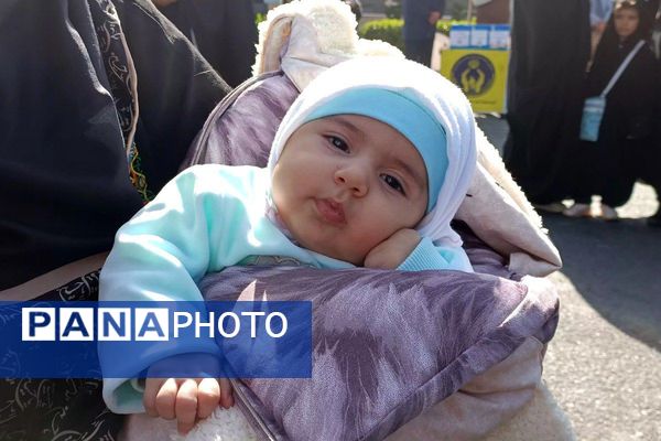 برگزاری مراسم راهپیمایی سیزده آبان با حضور دانش‌آموزان و مسئولین در ملارد