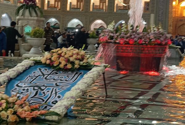 گل آرایی و چراغانی حرم رضوی 