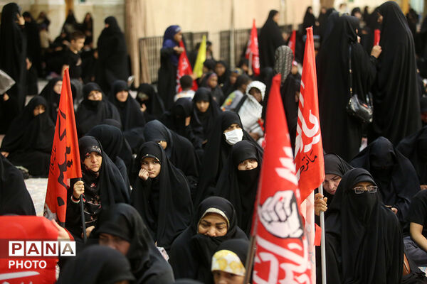 بزرگداشت رهبر شهید انقلاب از سوی نهادهای بین‌المللی در قم