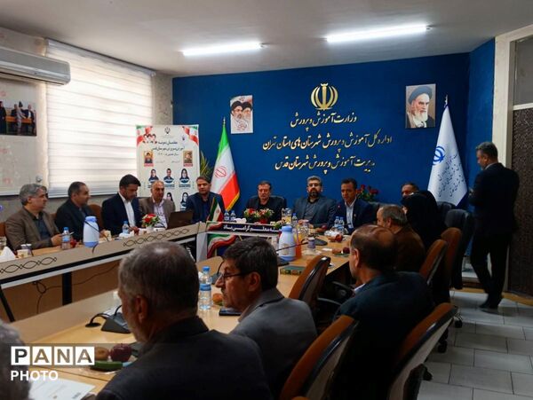 تجلیل از معلمان نمونه شهرستان قدس با حضور فرماندار و خانواده معظم شهدا