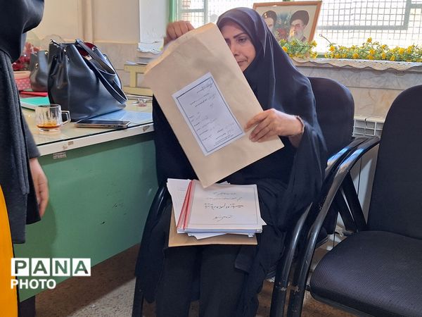 بازدید سرگروه‌ های آموزشی استان چهار محال و بختیاری از مدارس میانکوه