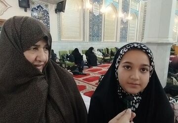 اعتکاف مادر و دختری در مسجد باقرالعلوم مشهد دل‌ها را به خدا گره زد