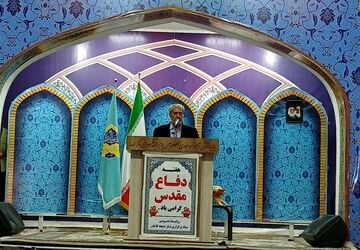 سخنرانی معاون مدیرکل و مدیر آموزش و پرورش کاشان در نماز جمعه و برگزاری میز خدمت در مصلی