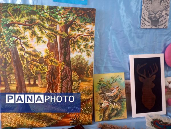 نمایشگاه هفته ماها در مدرسه فضیلت فاروج