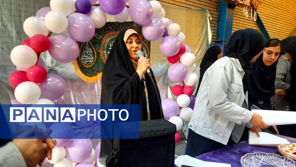 جشن ولادت حضرت زهرا(س) و روز مادر در مدرسه شاهد «عصمت» ناحیه ۳ کرج 