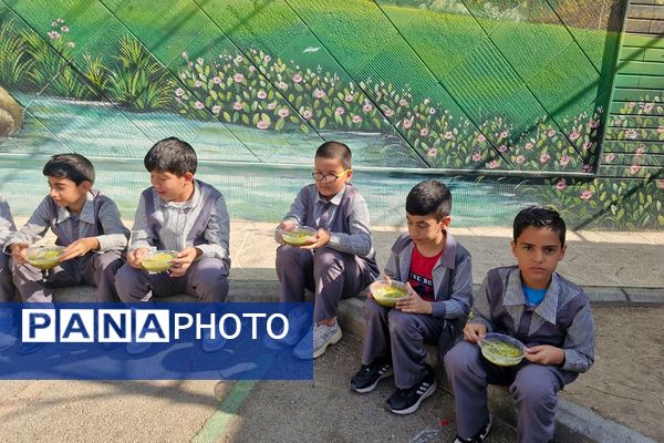 مراسم بزرگداشت خیر مدرسه ساز در دبستان بانو ابوالوفا ناحیه دو شهرری 