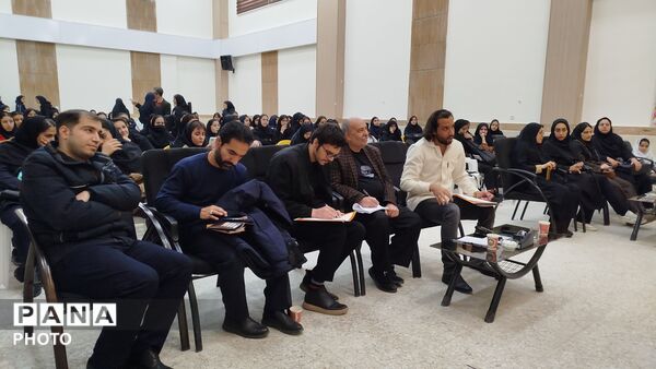 مسابقات فرهنگی و هنری در دبیرستان شاهد بنت الهدی تویسرکان