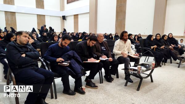 مسابقات فرهنگی و هنری در دبیرستان شاهد بنت الهدی تویسرکان