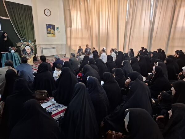 جلسه انجمن اولیا و مربیان در دبستان هیات امنایی قرآنی مبین شهرستان شیروان