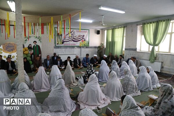 آیین استانی نواختن زنگ نماز در دبیرستان دخترانه آسیه ناحیه یک اردبیل