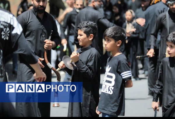 ظهر تاسوعا در جوار حرم مطهر رضوی