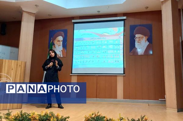 کارگاه توانمندسازی مراقبین و رابطین سلامت مدارس ناحیه۶