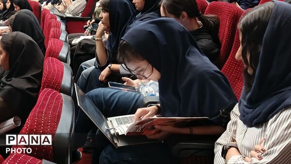 گذر از دالان تردید در همایش انتخاب رشته در مشهد