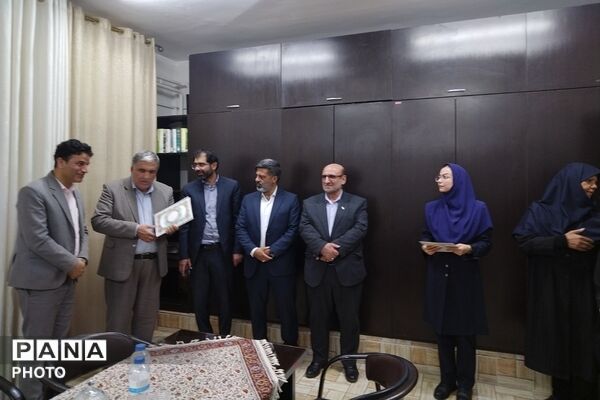 برپایی جشن عاطفه ها در آموزشگاه سردار جنگل چهاردانگه