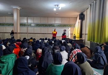 آموزش اطفاء حریق برای دانش‎‌آموزان مدرسه فاطمیه 