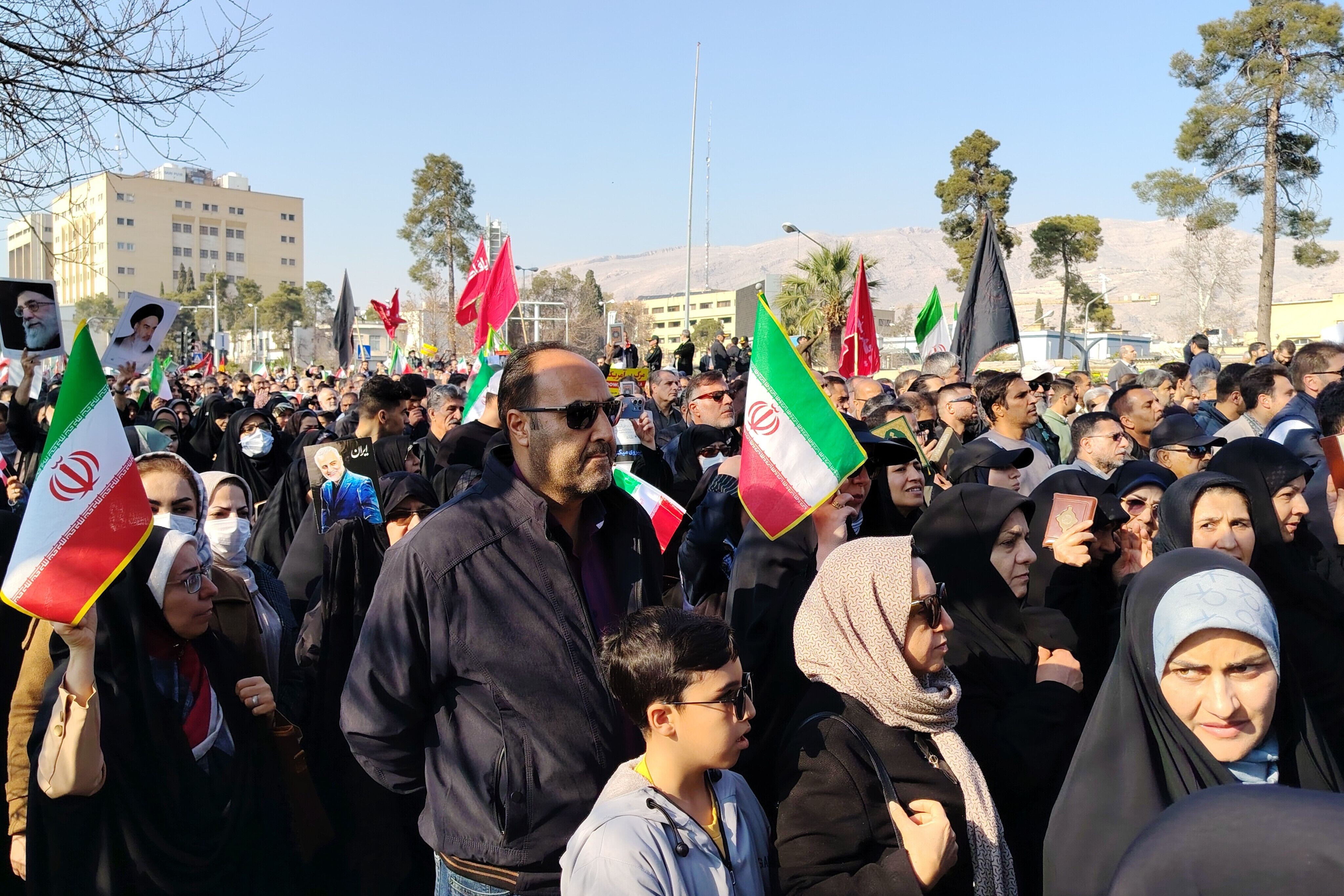 حضور پرشور شیرازی‌ها در محکومیت حوادث تروریستی اخیر