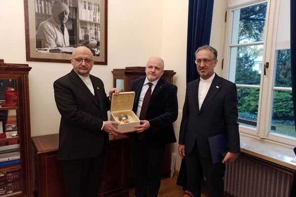 روابط تاریخی تصویر مثبتی از لهستان در بین مردم ایران ایجاد کرده است