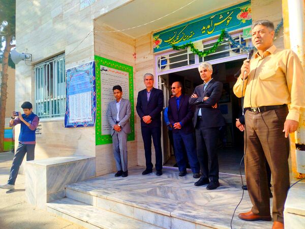حضور مدیر آموزش و پرورش کاشمر در دبیرستان پسرانه میثاق