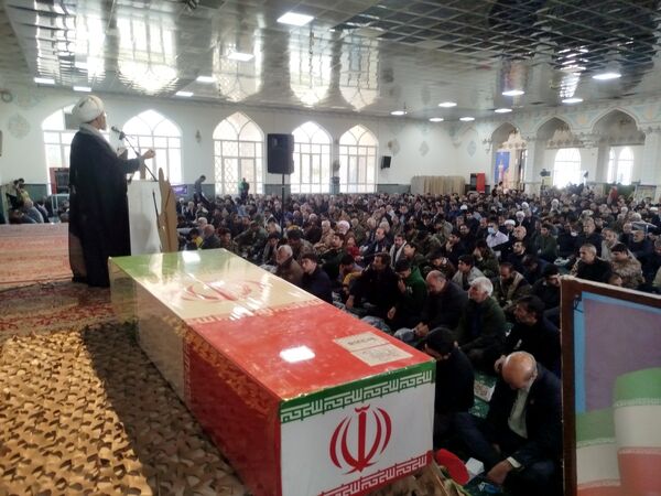  نماز جمعه شهرستان کاشمر با حضور پیکر شهید گمنام 