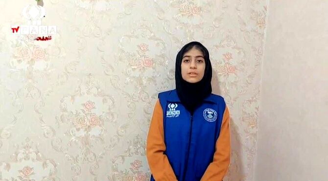  نواخته شدن گلبانگ انقلاب در دبیرستان شاهد دخترانه