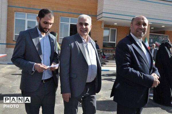  استقبال ورامین از شکوفه‌های دانش‌آموزی 