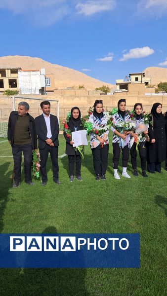 درخشش دختران فارسان بر قله مینی‌فوتبال کشور