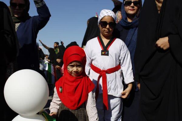 حضور پرشور دانش‌آموزان گچساران در راهپیمایی ۲۲ بهمن