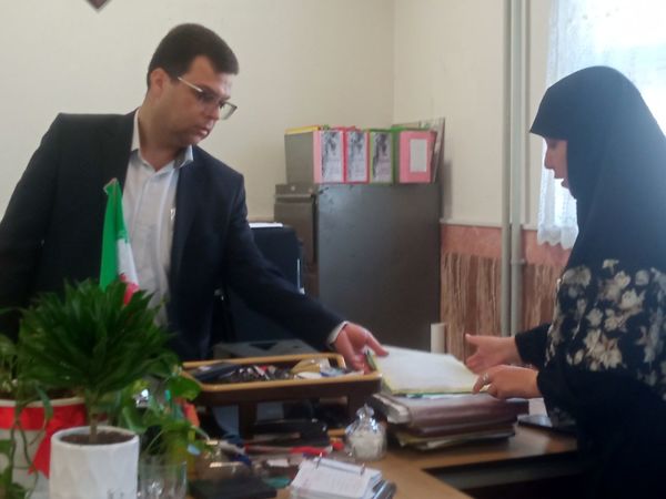 بازدید مدیر اداره ناحیه یک از دبیرستان گلشن آزادی