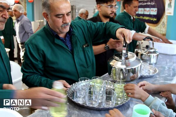 برپایی تبرک خانه حضرت رضا در کاشمر 