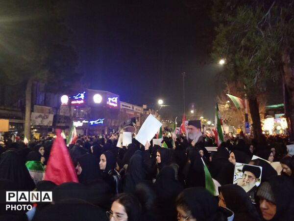 خروش مردم بصیر و عزادار شهرستان نیشابور در چهارمین روز از عزای سالار شهیدان انقلاب اسلامی 
