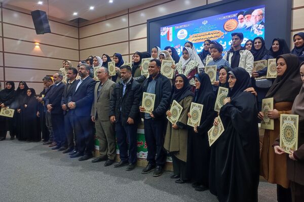 درخشش خلاقیت دانش آموزان قدسی در نمایشگاه دستاوردهای فناورانه و پژوهشی