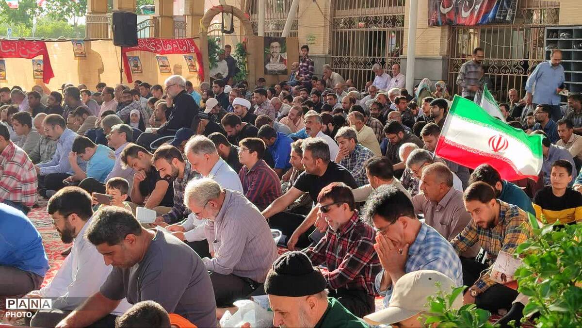 روز عرفه ، روز توبه و بندگی در گلستان شهدای نجف آباد