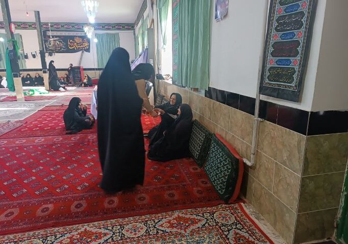 تکریم از مادران شهدا در پایگاه طاهره بسیج خواهران روستای حسین آباد