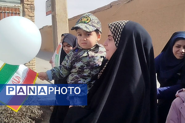 حضور پرشور دانش‌آموزان شهر بهمن در راهپیمایی ۲۲ بهمن ماه