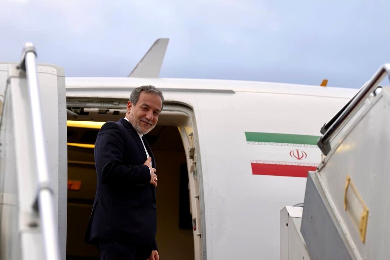 عراقچی عازم تهران شد