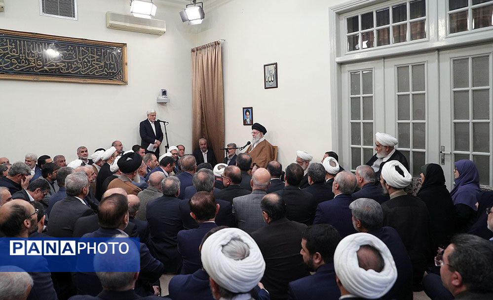 دیدار جمعی از مسئولان ارشد سه قوه با رهبر انقلاب